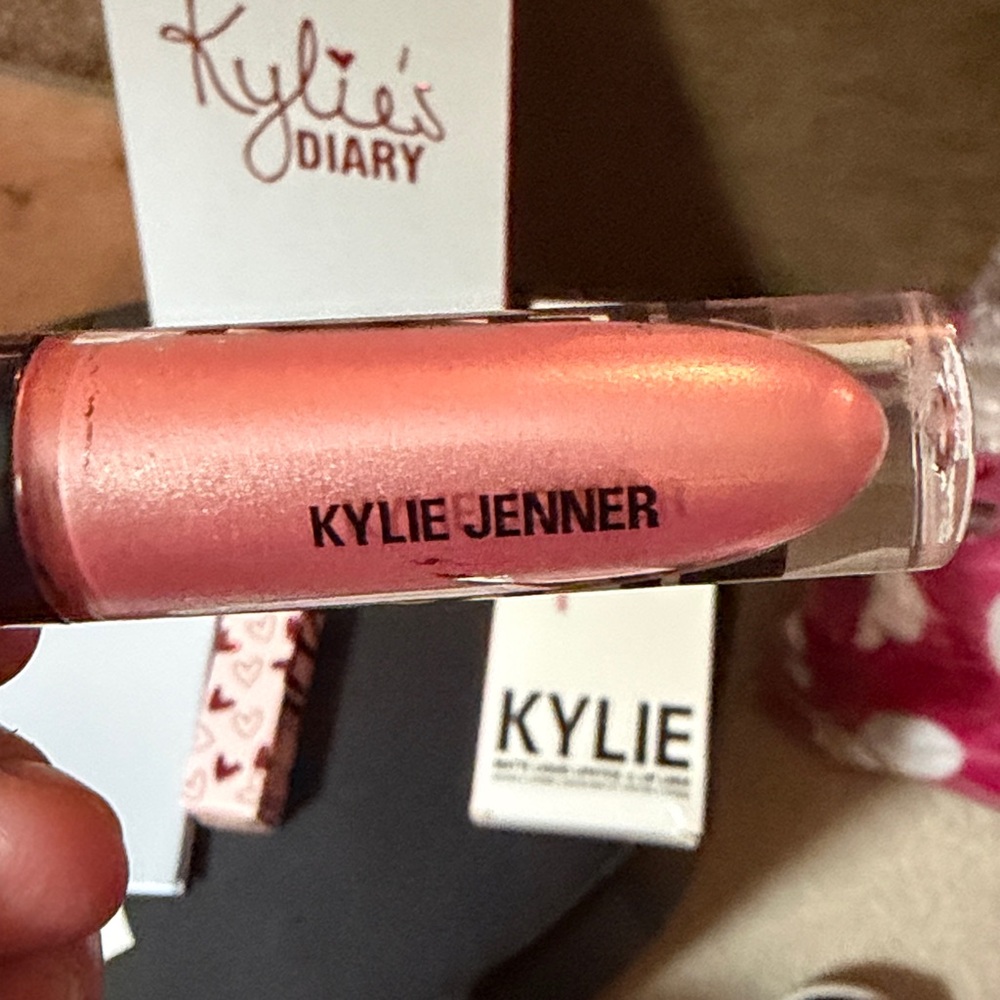Kylie Cosmetics Makeup Collection 5 items all NEW - Picture 12 of 16